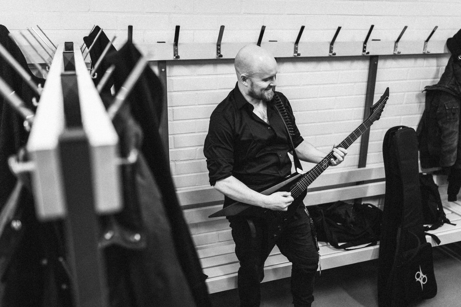 Warmup before the show, Photo: Harri Säynevirta